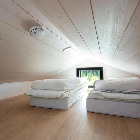 Himoskuutio 9, Erillistalo, Ulkoporeallas Appartement