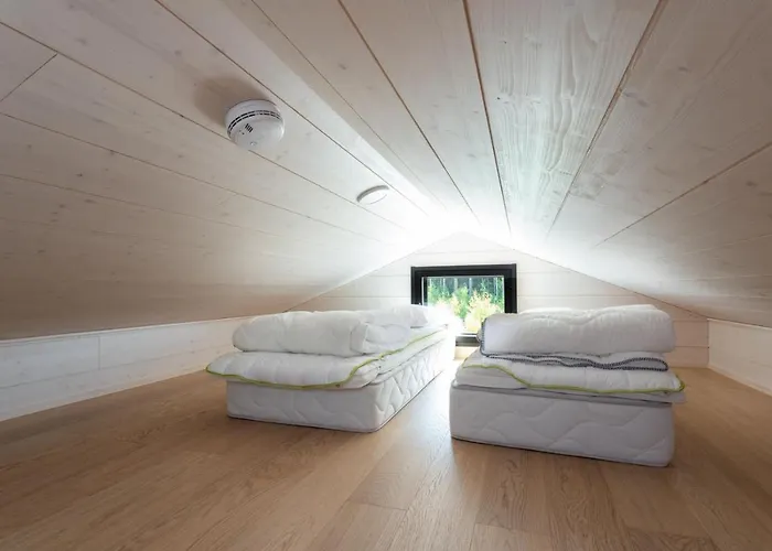 Himoskuutio 9, Erillistalo, Ulkoporeallas דירה